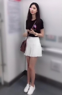 貝殼 165.C.20歲  清純學生妹 外表可愛 單純  健談 溫柔 很自然