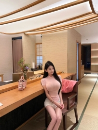 欣桐 163 55KG F 27歲    曲線分明 身材比例完美 身上肉肉該有的都有不該有的都沒有