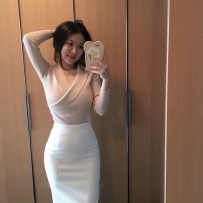 #臺中  性感OL 惠美  27歲  165  46  E   微肉型正妹 該有“肉”的地方有肉