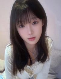 笑笑 157 B奶 19歲 長相可愛型 眼睛會說話