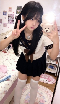 笨笨156cm.44kg.Ccup.21歲 💗青春活力 很會撒嬌 清純可人 很會講話  笑起來很甜