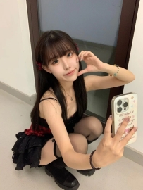 妍西 158 45kg B 21歲  #清純俏皮 學生氣質滿分