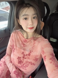 伊伊 163cm.48kg.F奶.28歲  迷人的眼睛閃耀著神秘的光芒