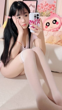 #高雄 依依 158cm/Ccup/43kg/22歲 小隻馬，溫柔甜美，戀愛感滿滿