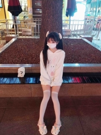 瑩瑩 158/B/44/19歲  #甜美學生妹 買三送一的幸福體驗