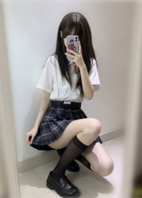 臺北 小隻馬JK骨感學妹 #在校生 意意 158m・43kg・C奶・19歲