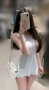 玫瑰  165cm  48kg  E 25歲  年輕顏值高  笑容甜美 纖細不骨感