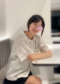 清麗 158 43 21歲 B奶    天真可愛學生妹第一次下海