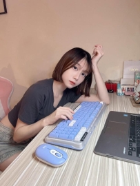 婉芝  150.44.C.24歲  超級小隻馬