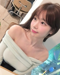 小佳 166.52.E.24歲  身材高挑豐滿，微肉撞起來才舒服