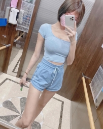 欣慧   163/40/B+/24歲  骨感身材 皮膚很白喲