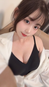 #高雄 漫漫 163cm.D奶.21歲 白皙肌膚 笑容可愛 讓人一見就心動